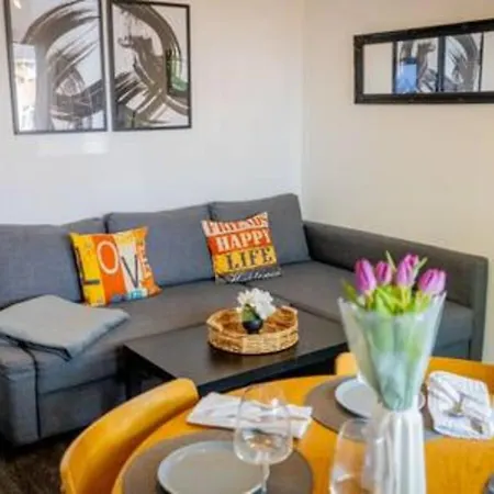 Modern Family Parking Private Garden Birmingham